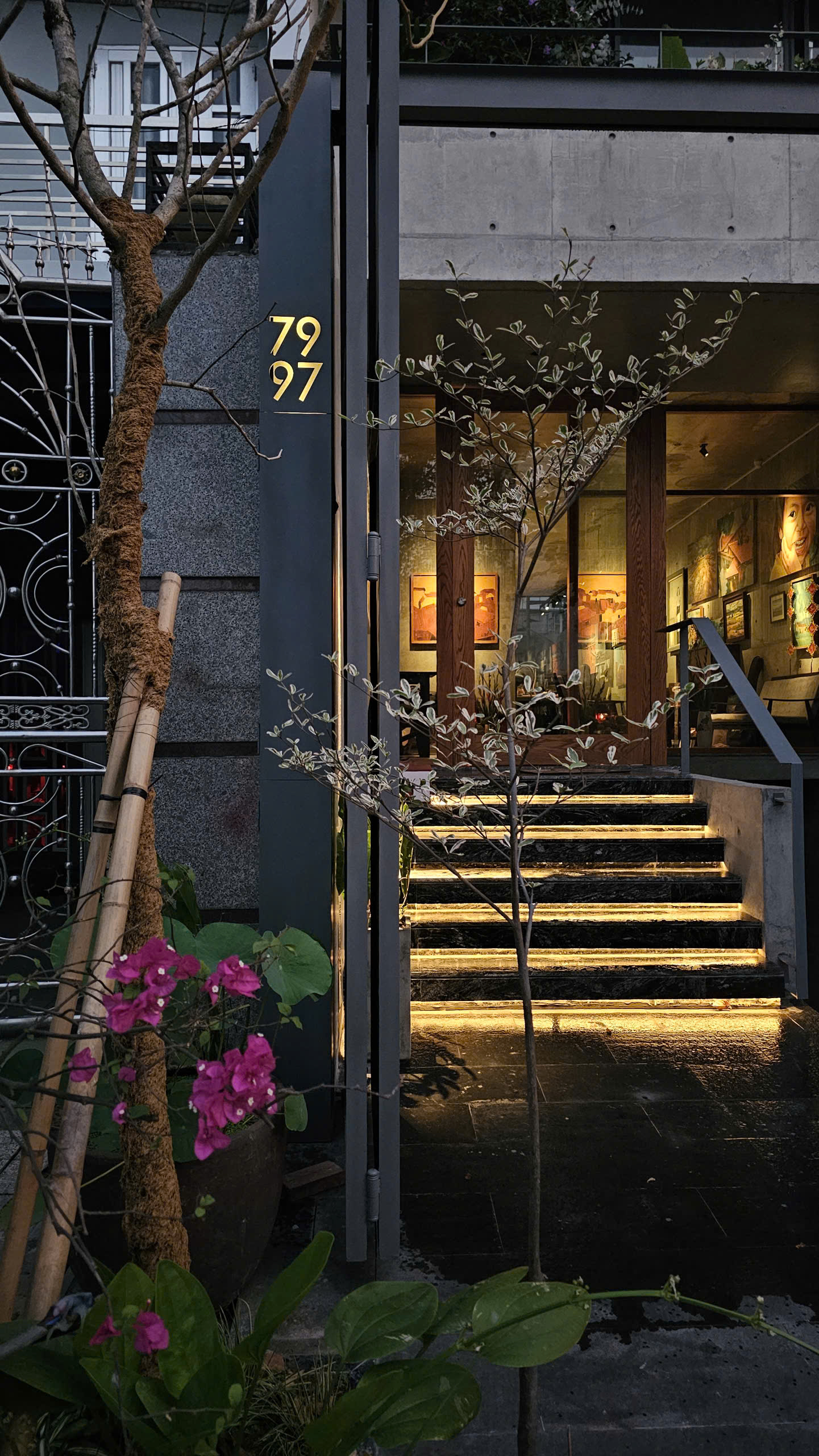 gallery-photo