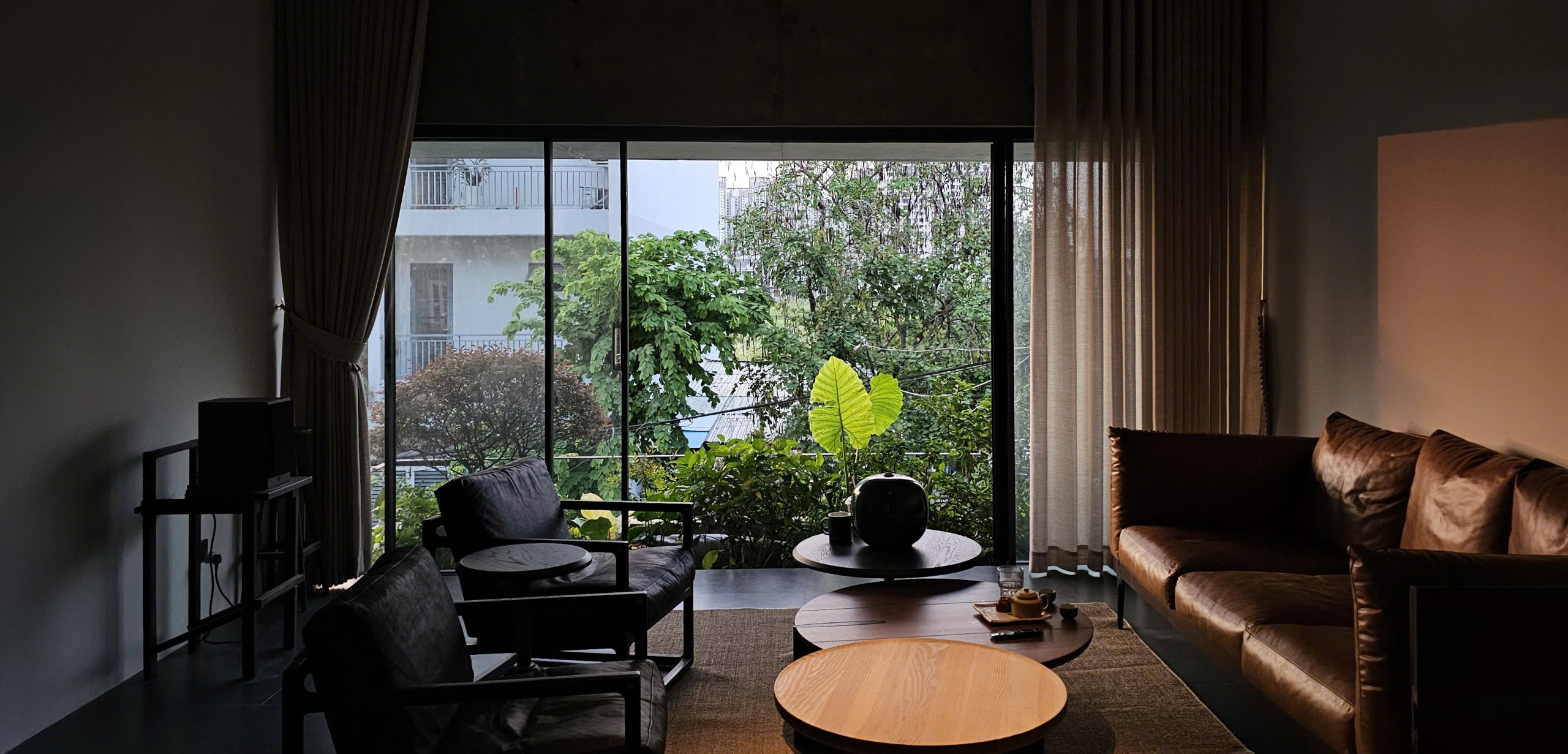 gallery-photo